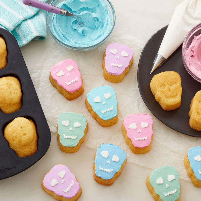 Silicone Baking Mold - Skull/6pcs - Wilton